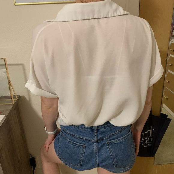 White Collard Top with Rose Embroidered - Picture 3 of 6